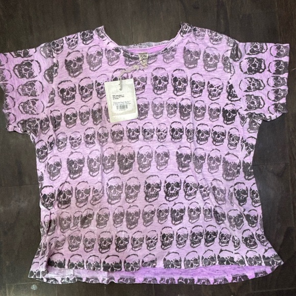 Magnolia Pearl Lavender Skull Tee Pristine cond w/tags, Nvr worn - Picture 2 of 4